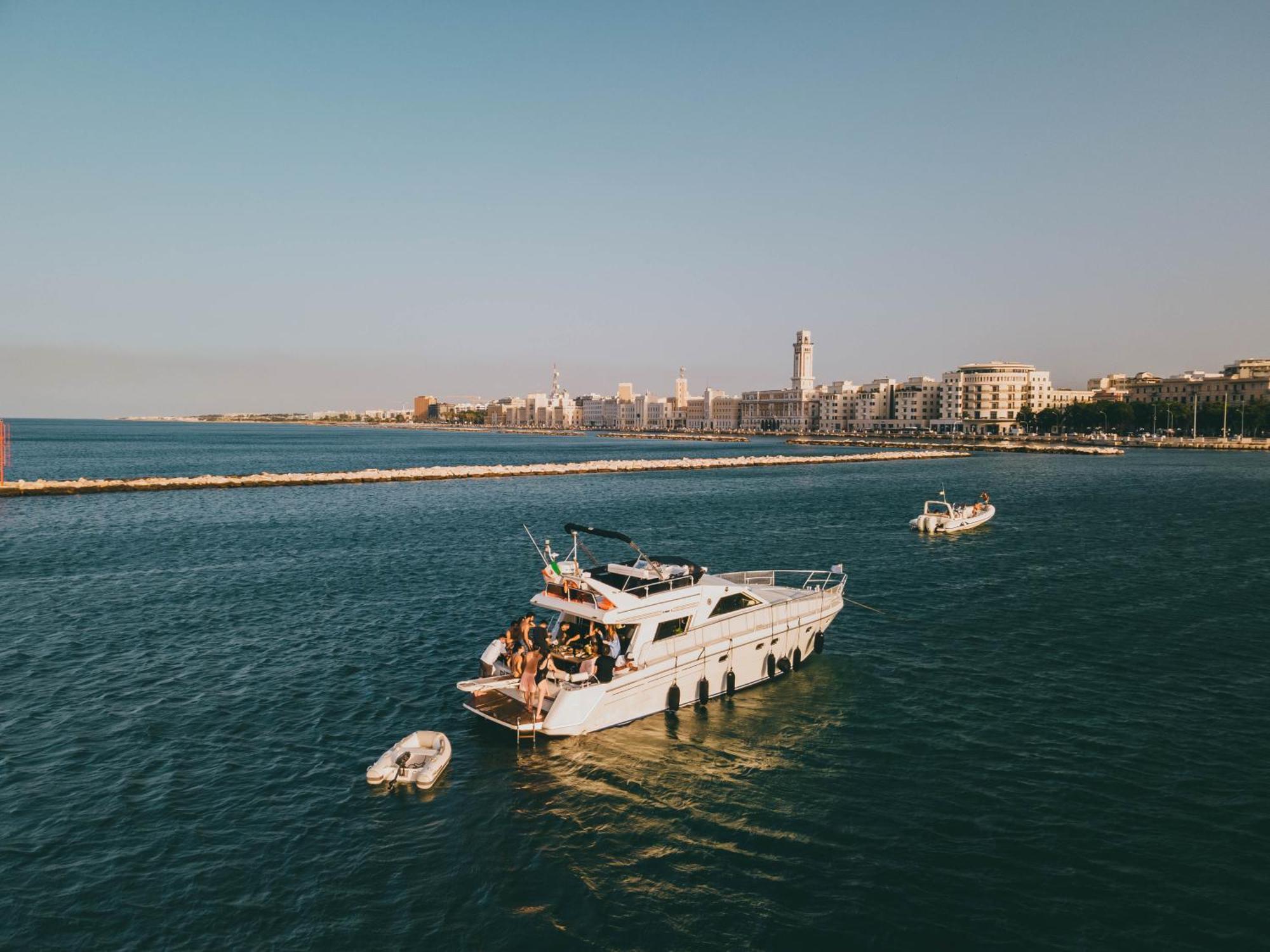 Discoverboat - Pita - Exclusive Boat&Breakfast Бари Екстериор снимка